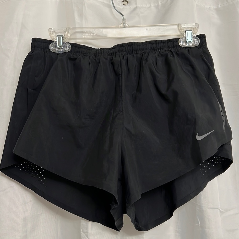 Men’s Medium Black Nike Dri-Fit Lined Running Shorts